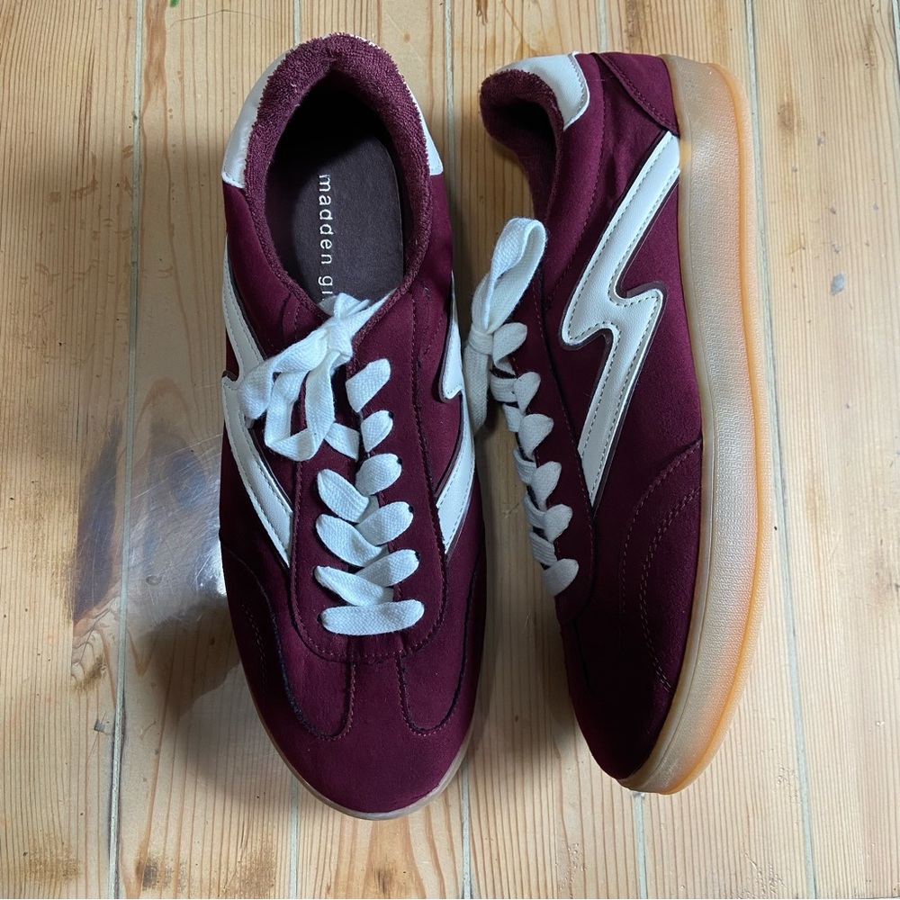 Madden Girl Giia Lace-Up Low Top Sneakers - Picture 4 of 7